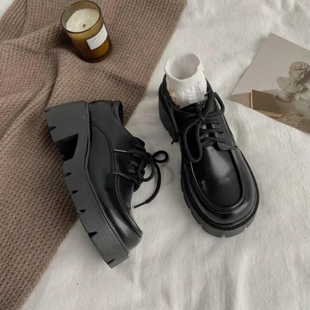 حذاء جلد اسود تصميم بريطاني Kyren Store