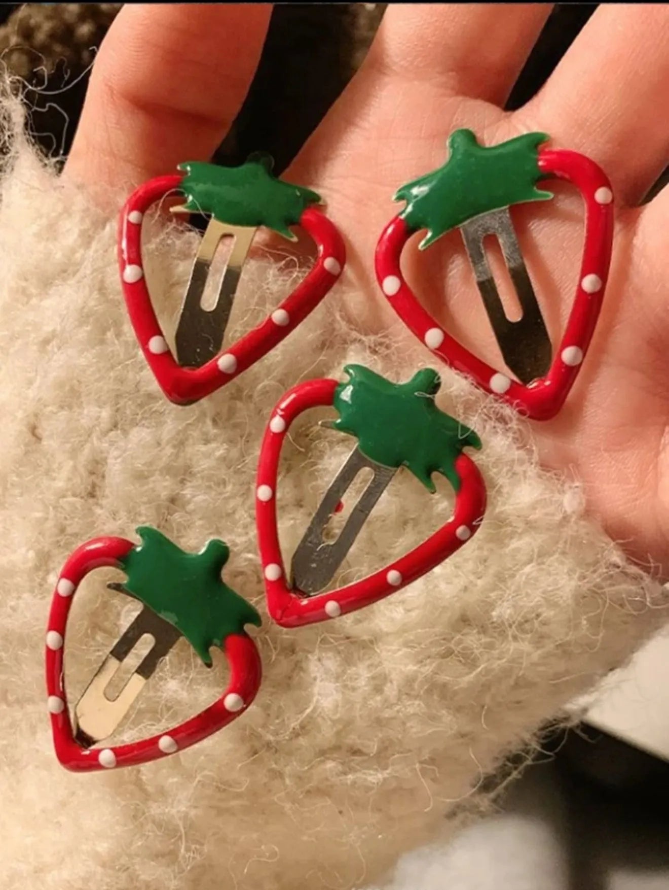  مشابك شعر ستروبيري كيوت (٤ قطع) 🍓✨ 2c5d77-c4.myshopify.com