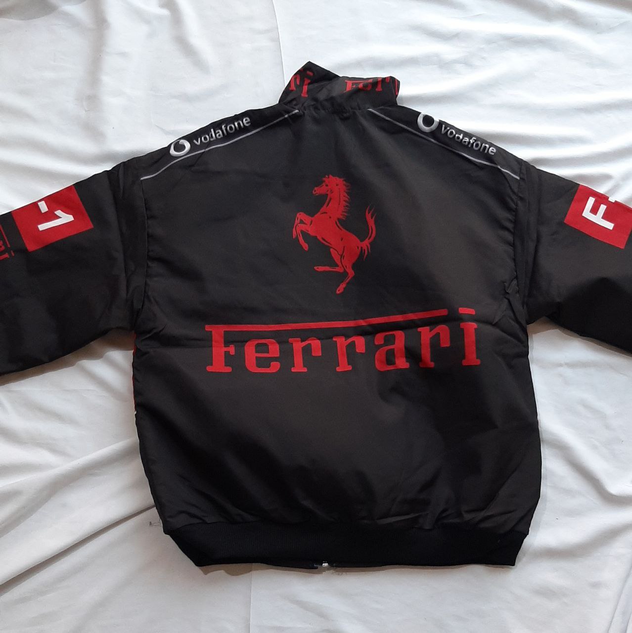 جاكيت فيراري رياضي - إصدار فودافون Kyren Store