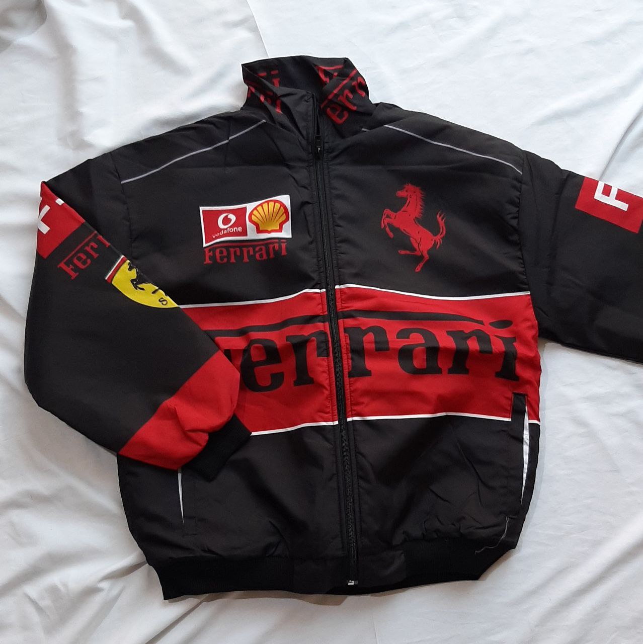 جاكيت فيراري رياضي - إصدار فودافون Kyren Store