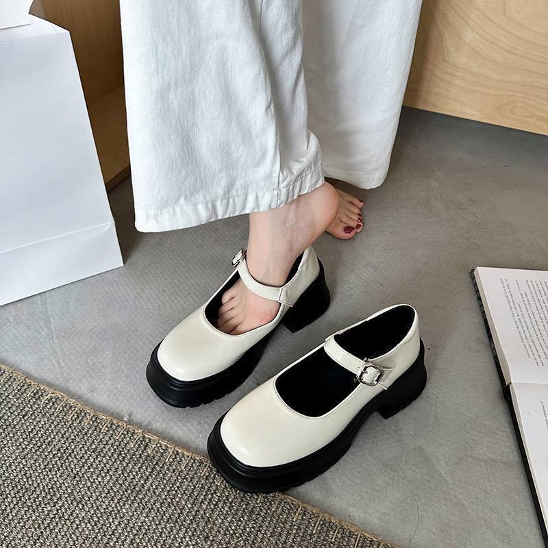 حذاء لوليتا اوف وايت Kyren Store