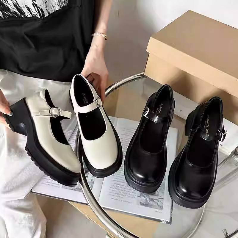 حذاء ماري جين اوف وايت Kyren Store