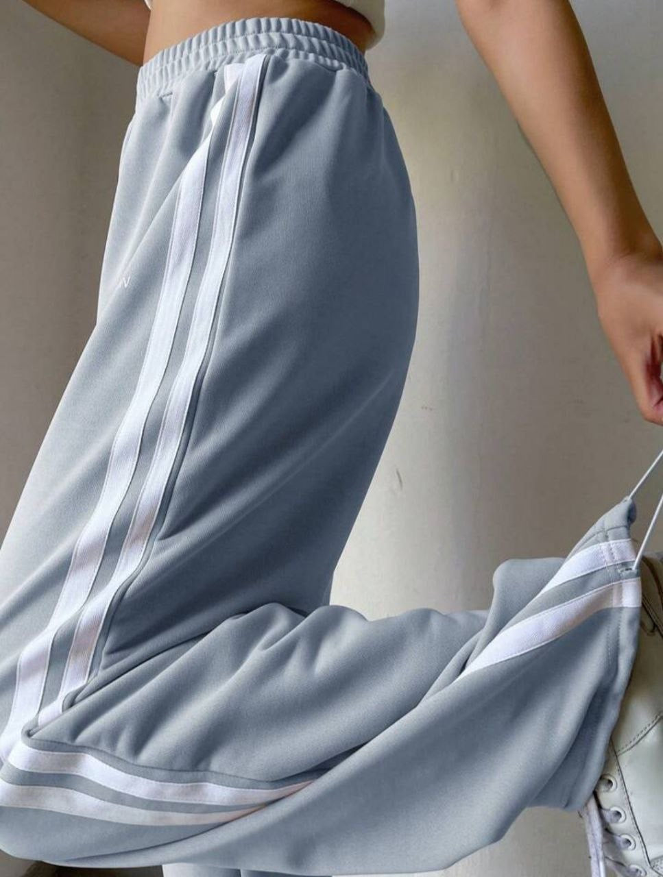 بجامة رياضية لون سمائي Kyren Store
