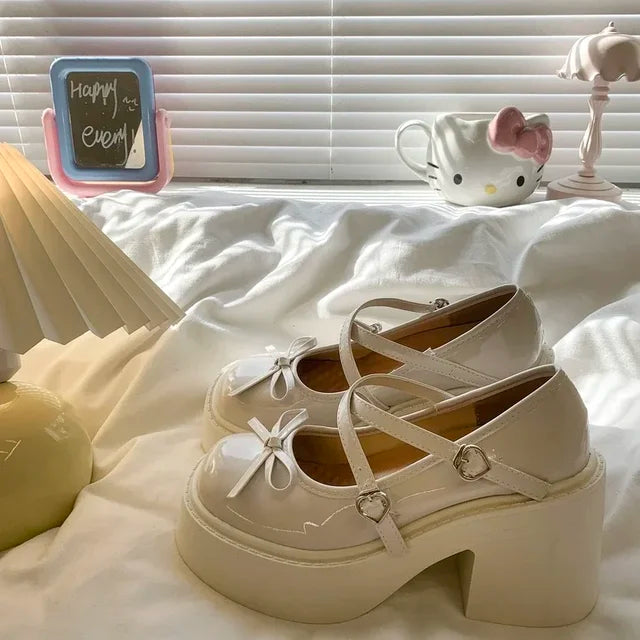 حذاء ماري جين فيونكة اوف وايت Kyren Store