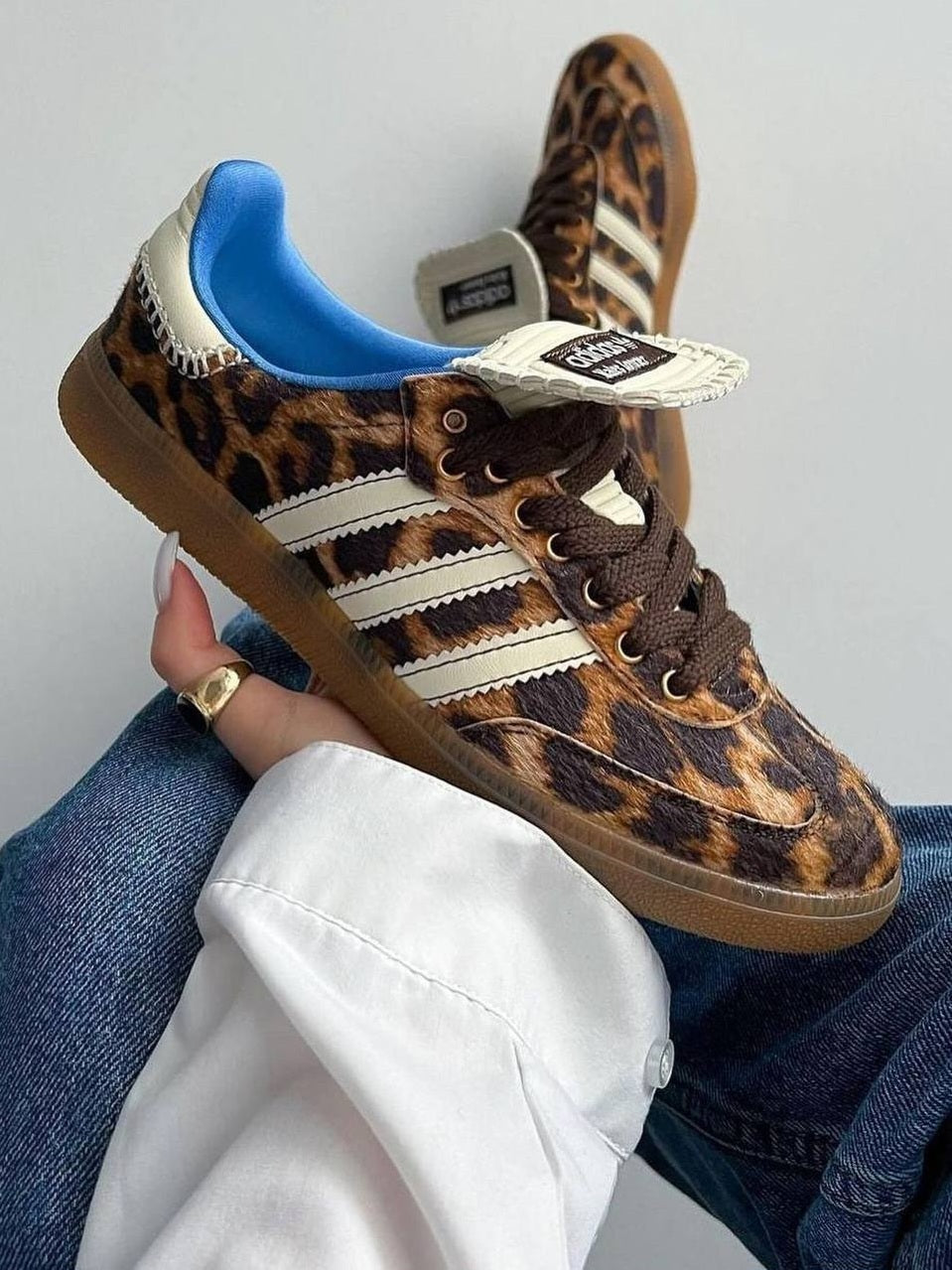 حذاء أديداس × ويلز بونر سامبا – نقشة الفهد
